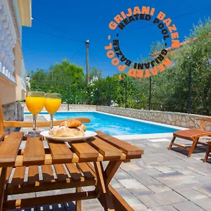  Apartman Pansion Tina Horvátország