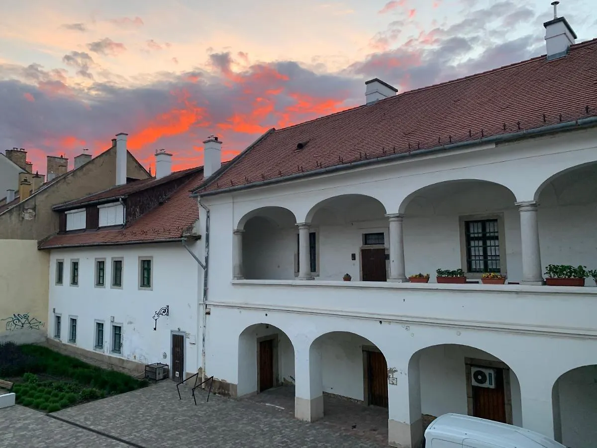 Apartment Forst-Haz Apartman Eger