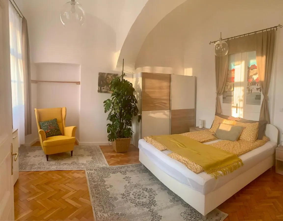 Apartment Forst-Haz Apartman Eger